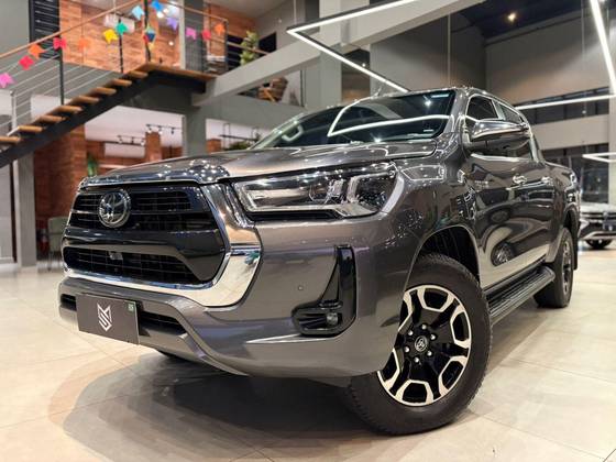 TOYOTA HILUX 2.8 D-4D TURBO DIESEL CD SRX 4X4 AUTOMÁTICO